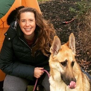 Meet your Posher, Lora